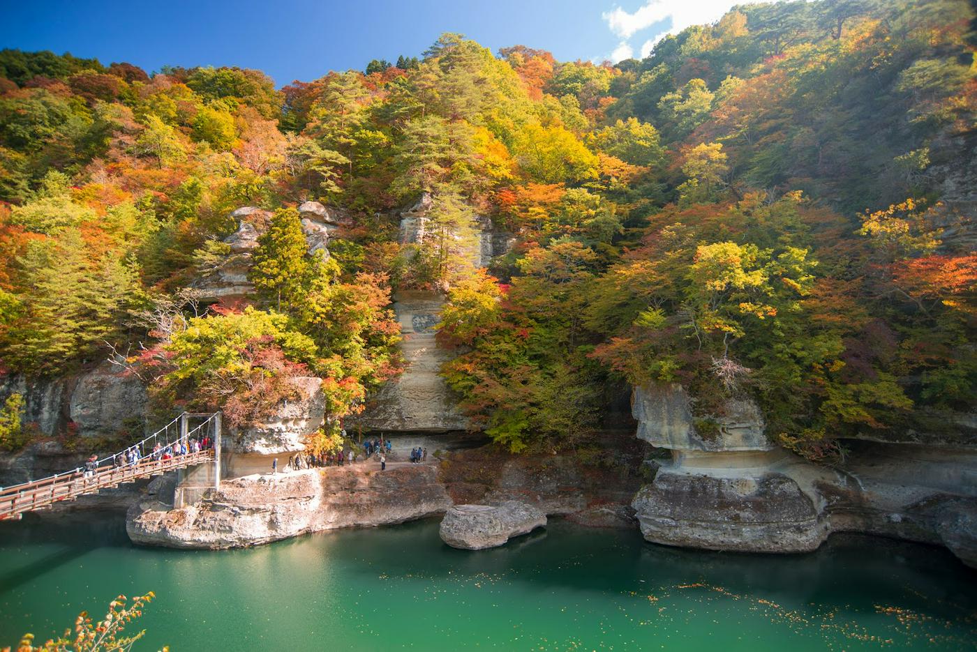 紅葉の塔のへつり