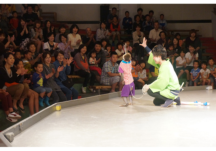 河口湖猿まわし劇場